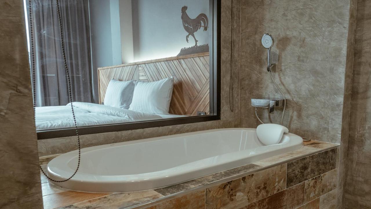 Ou Hotel Phitsanulok Eksteriør billede