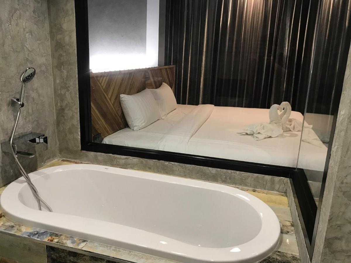 Ou Hotel Phitsanulok Eksteriør billede