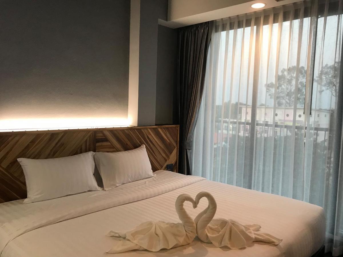 Ou Hotel Phitsanulok Eksteriør billede