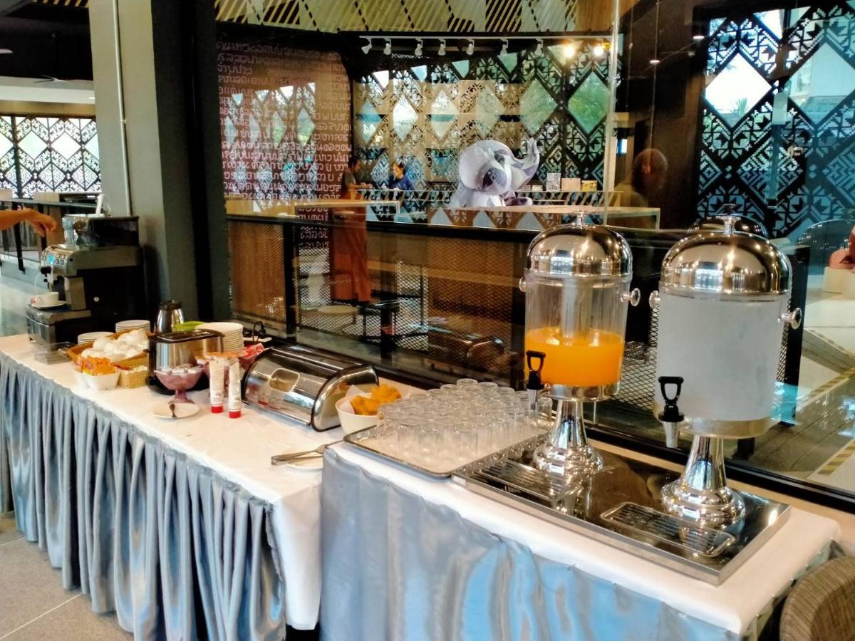 Ou Hotel Phitsanulok Eksteriør billede